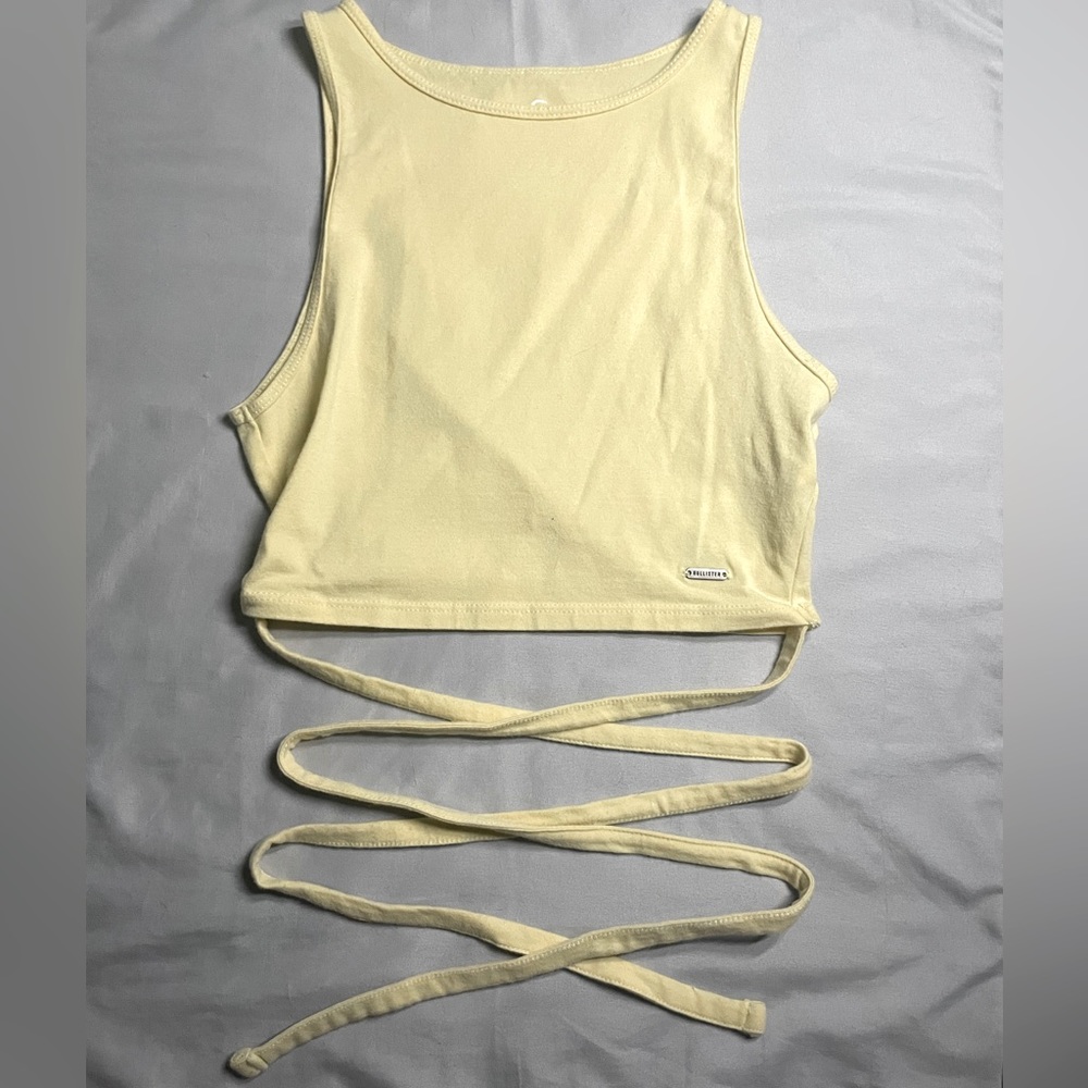 Hollister tank, cute for summer, rarely worn.